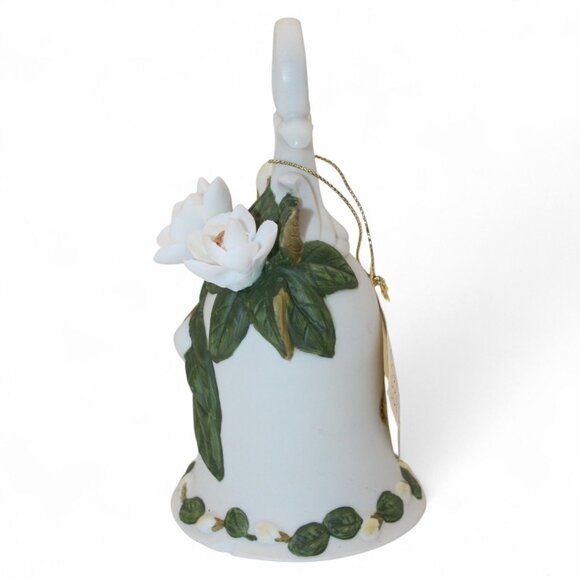 Seymour Mann Connoisseur Collection Porcelain Bell W/ White Flowers & Green Leav - Picture 6 of 12